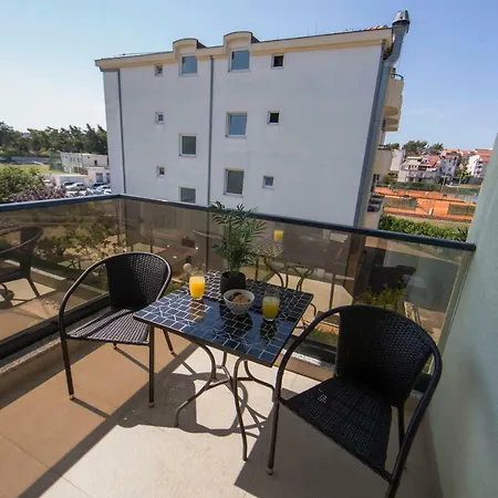 Charming Near The Beach Apartment *