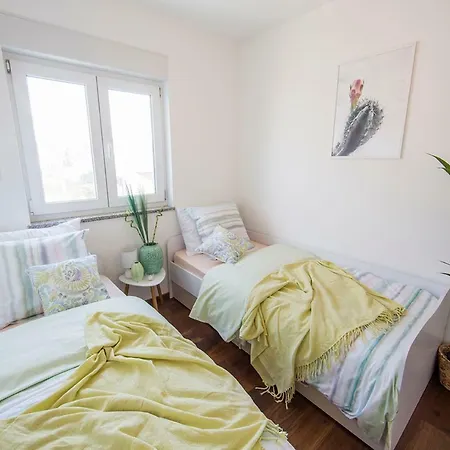 Charming Near The Beach Apartment Split
