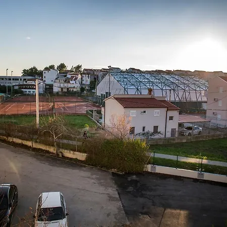 Charming Near The Beach Apartment Split