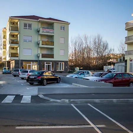 Charming Near The Beach Apartment Split